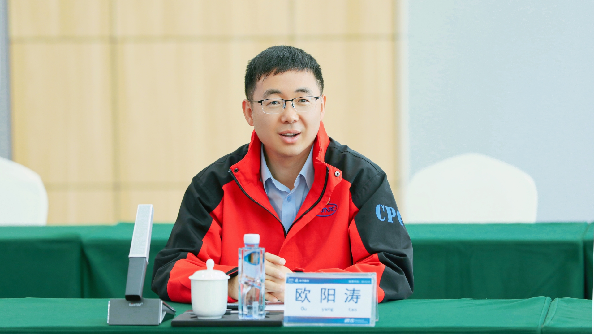 歐陽濤講話.jpg